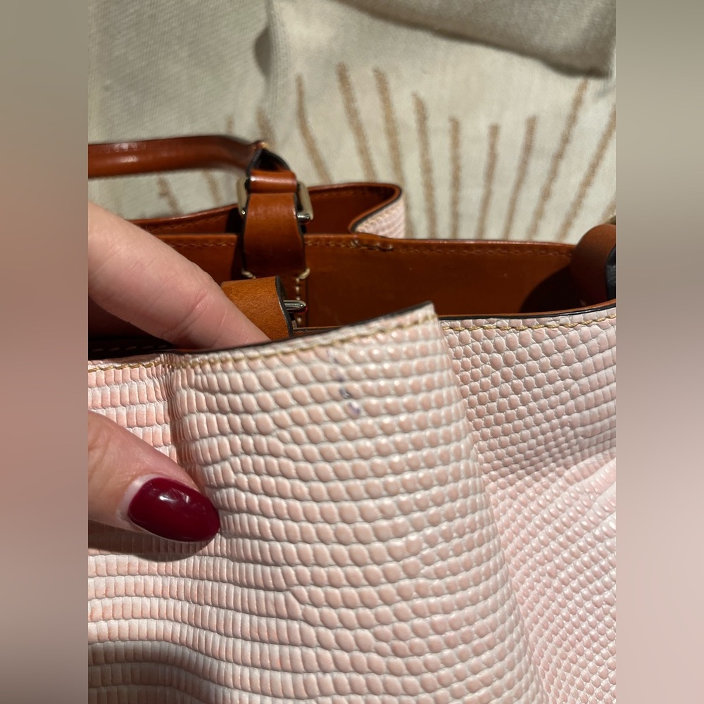 Dooney and Bourke Large Barlow bag and dust bag - Picture 13 of 16